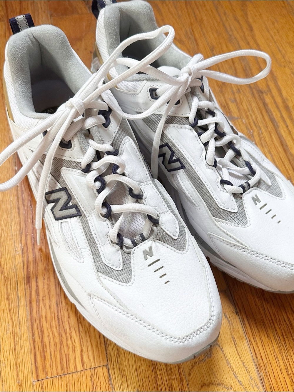 New Balance Men's 843 Sneakers Like New